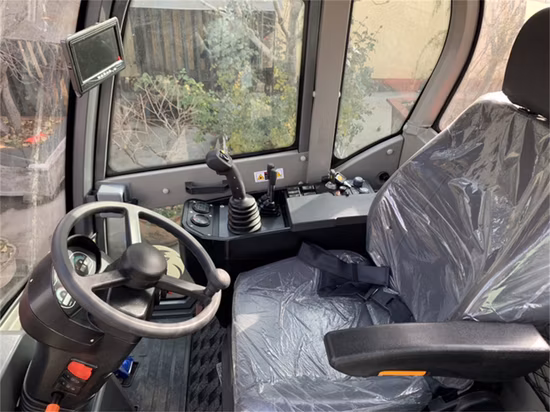 Proveedor de China Hzm compacto/articulado/multifuncional con motor CE/Euro 5, cuchara/horquilla/accesorios/cabina/Rops/barra antivuelco 816 Minicargadora para ventas/jardín